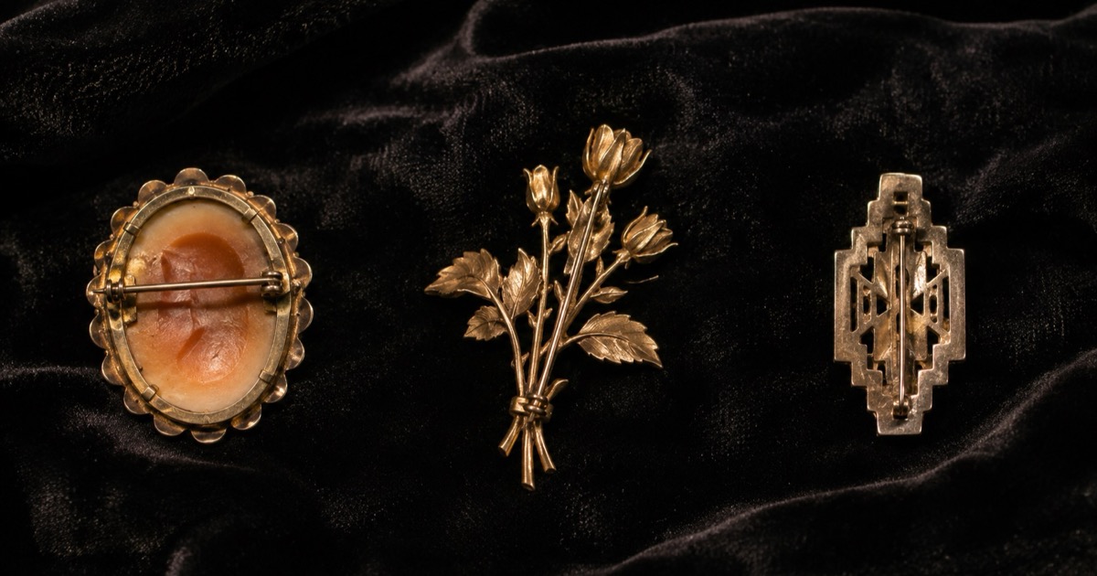 How to Date a Brooch by Its Clasp